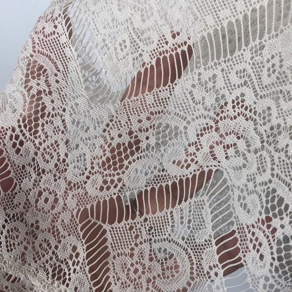 Kimchi Blue top in ivory cute and romantic - Picture 4 of 7